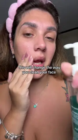 Korean glass skin starts right here @medicube global helps me deep clean without stripping my skin #medicubeskincare #doublecleansing #deepporescleansing #blackhead #skincleaning 