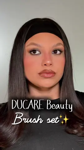 Si estás empezando a maquillarte o simplemente te encanta tener lo básico para tu rutina, un set de brochas como este de @DUcare beauty es ideal. Son cómodas, fáciles de usar, dejan un acabado precioso y, lo mejor, ¡son veganas! #ducarebrushes #ducare #makeuptutorial #makeup #makeuptutorial 