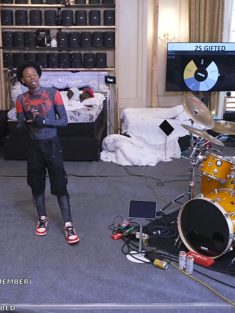 how kia sleep thru this lol#mafiathon3 #streamclips #kiacenat #amp