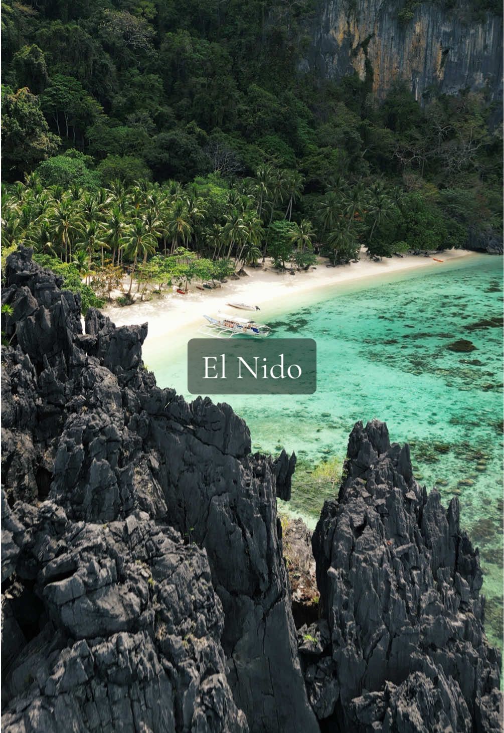 El Nido, Palawan – this is Tour A from above. Turquoise lagoons, hidden beaches and limestone cliffs rising out of the ocean. 🌊🇵🇭 If paradise had a home, it would look like this. 🌏✨ #philippines #elnido #palawan #islandparadise #drone 
