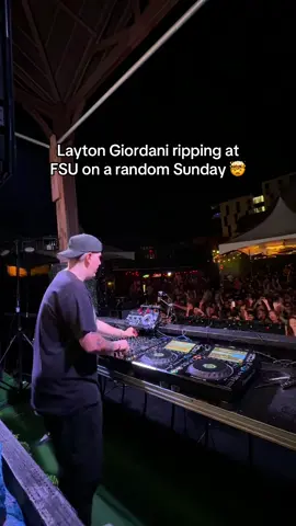 @layton giordani rinsed @Discip’s unreleased ‘Sexy B*tch’ edit at Potbelly’s at Florida State University 🤯 #edm #fsu #laytongiordani #techno #housemusic 