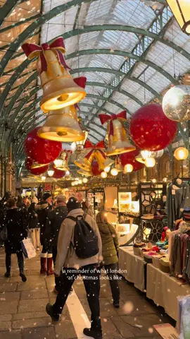 A reminder of what London at Christmas looks like 💫 