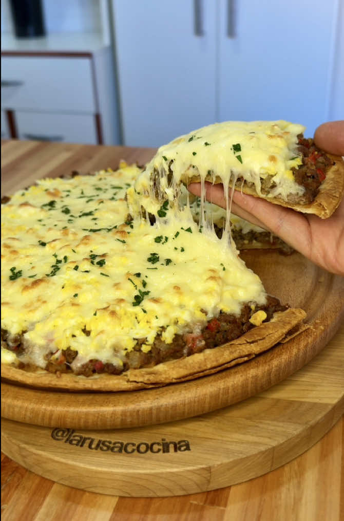 Una receta simple que nunca falla 👌 Perfecta para la cena, la vianda o cuando pinta ese antojo salado. Lo mejor: se hace en minutos, queda bien crocante y con un relleno irresistible 🤤 👉 Guardala para cuando no sepas qué cocinar 🧑‍🍳 #recetasfáciles #tarta #recetasrapidas #yummy #snack  