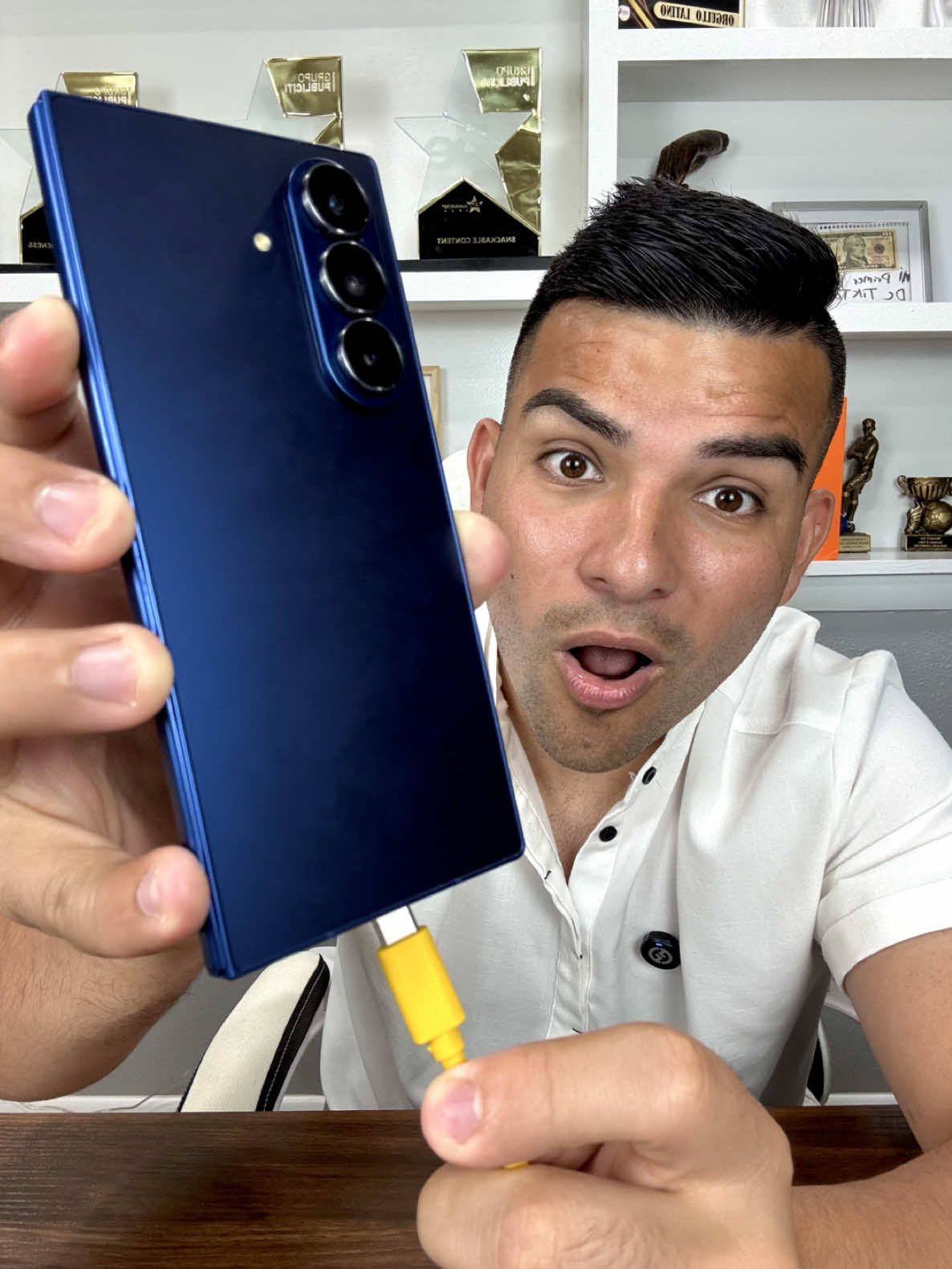 Como poner un efecto de animación cuando cargas tu teléfono #android #bateria #androidtips #trucos #livewallpaper 