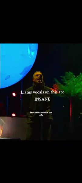 Liam covering Half The World Away 🌎🎸❤️ #foryou #fyp #noelgallagher #liamgallagher #Oasis 
