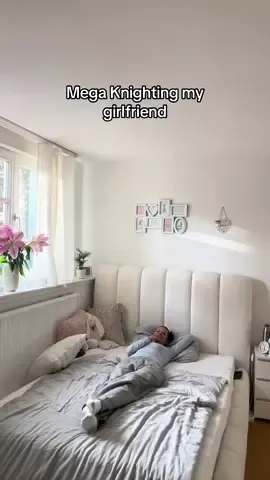 Lasst ein bisschen Liebe daaaa :) Mega Knightttttt😂 #viral #fyp #megaknight #comedy #girlfriend 