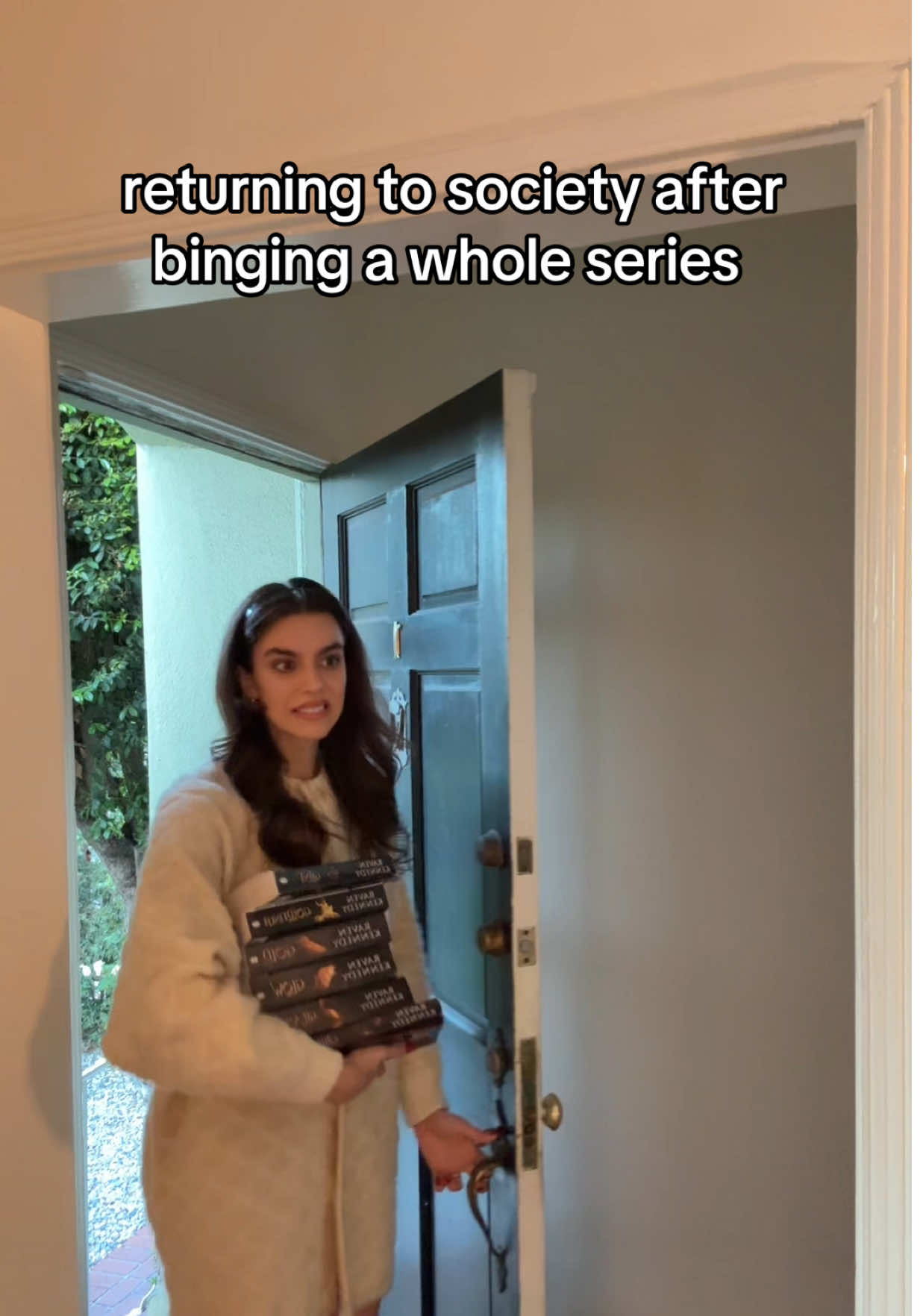 Someone check on my sleep schedule 🫩 #BookTok #bookishhumor #bookgirly #platedprisoner #romantasybooks 
