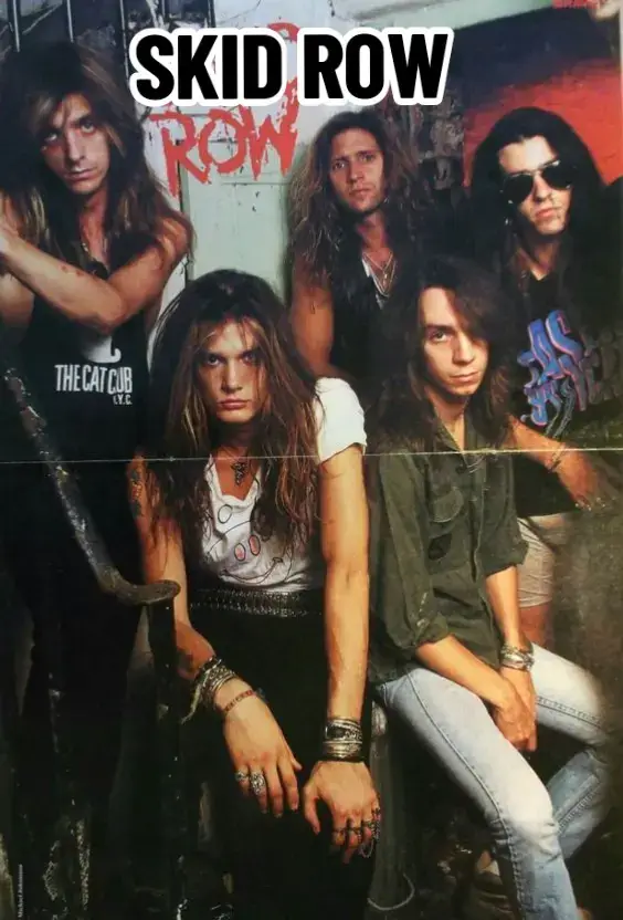 ​Album Debut dan Kesuksesan Besar: Album debut mereka yang berjudul 