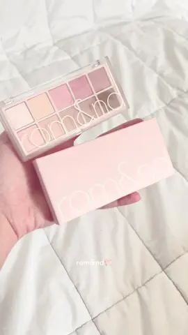 love the shades🩰 #romand #eyeshadow #koreanmakeup #creatorsearchinsights 