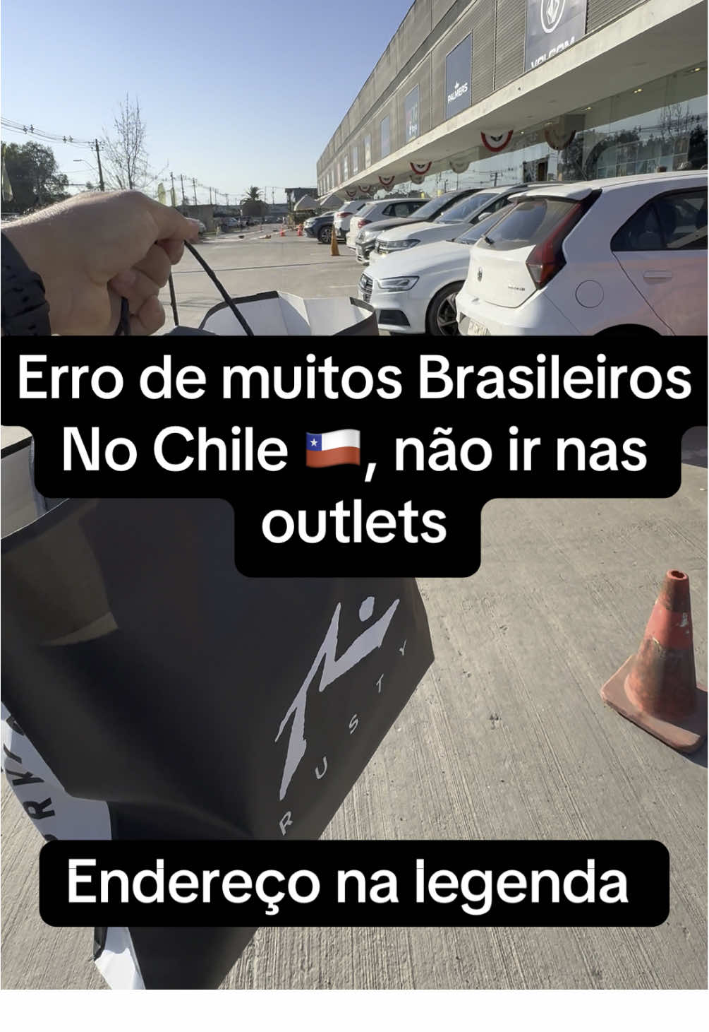 São diversas outlets em Santiago e sempre tem boas Oportunidades disponível, essa que eu fui o endereço é esse  📍 San Ignacio 1001, 8710029 Quilicura, Región Metropolitana, Chile #chile #dicaschile #viajar #viaje #viajechile #viagemchile 