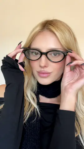 ad. time to go back to school ★⋆.˚ @Diorbeauty  #diorforever #diorbackstage #diormakeup #beauty #makeup   forever skin perfect foundation stick in 1.5N forever blush soft filter in 01 petal forever nude radiant filter powder in 00 dior backstage glow maximizer palette in 001 & 002 diorshow overvolume mascara dior addict lip maximizer in 110