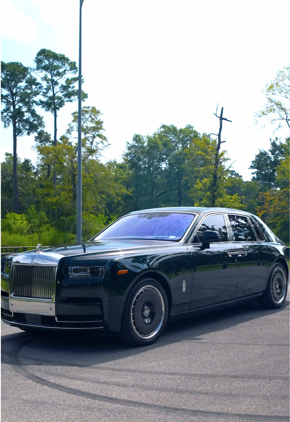 The Black Phantom Where elegance meets untouchable presence 🖤👑 #LuxuryCar #RollsRoycePhantom #Lifestyle #RollsRoyceHouston #1inTexas 