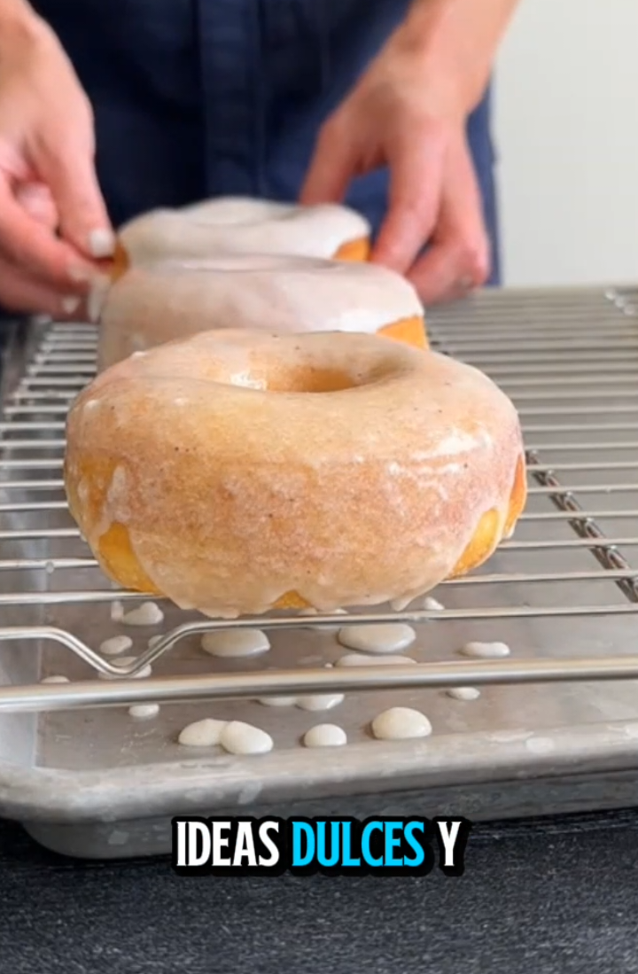 Donas suavesitas y esponjosas 🍩 perfectas para vender y empezar tu negocio de repostería.  #donas #reposteria #postres #negocio #emprender