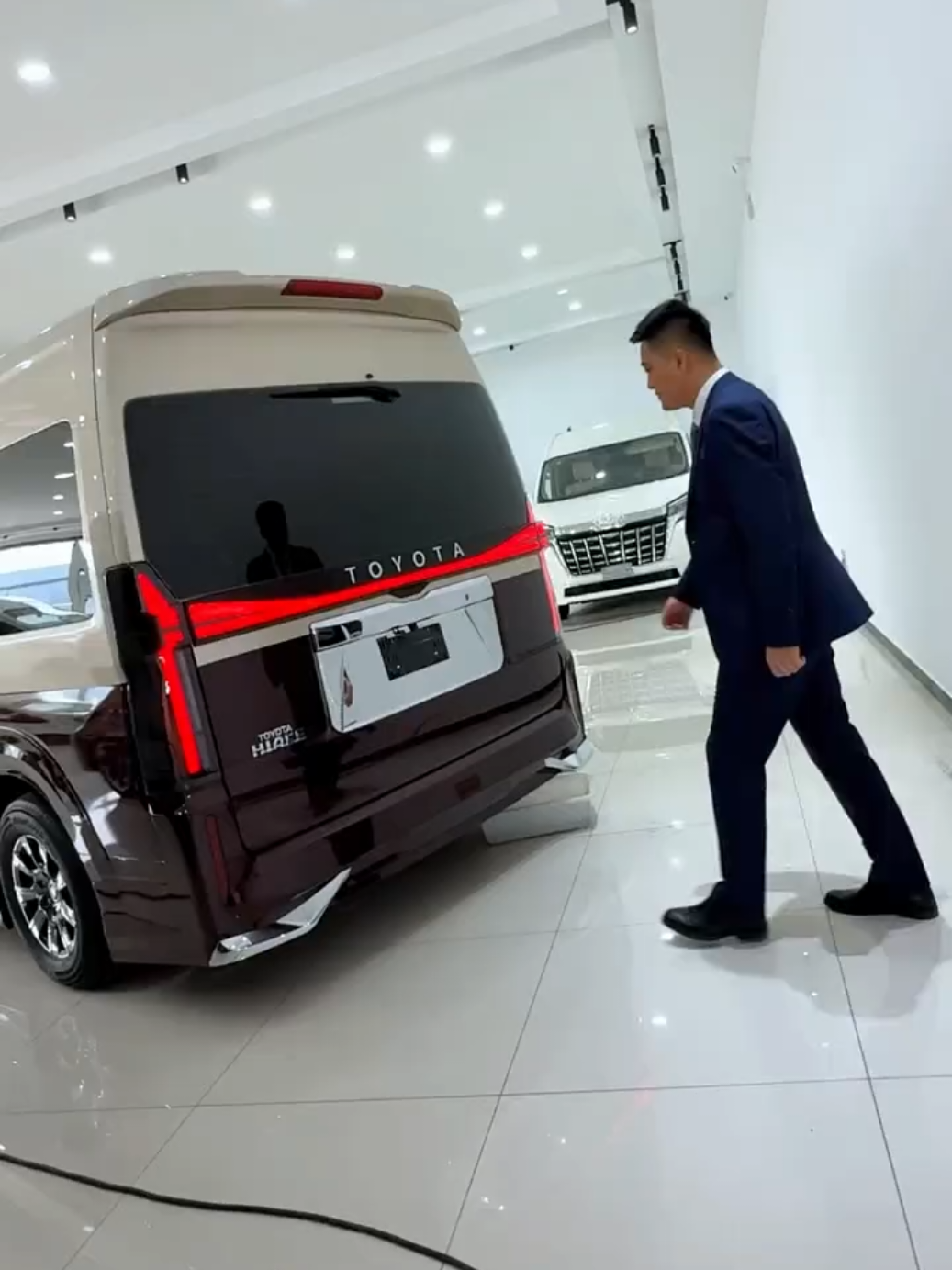 All-new Hiace 2025 – the van we’ve been waiting for 🚐🔥 #ToyotaHiace2025 #ToyotaLife #CarTokUSA #VanLifeTrend #NewCarAlert