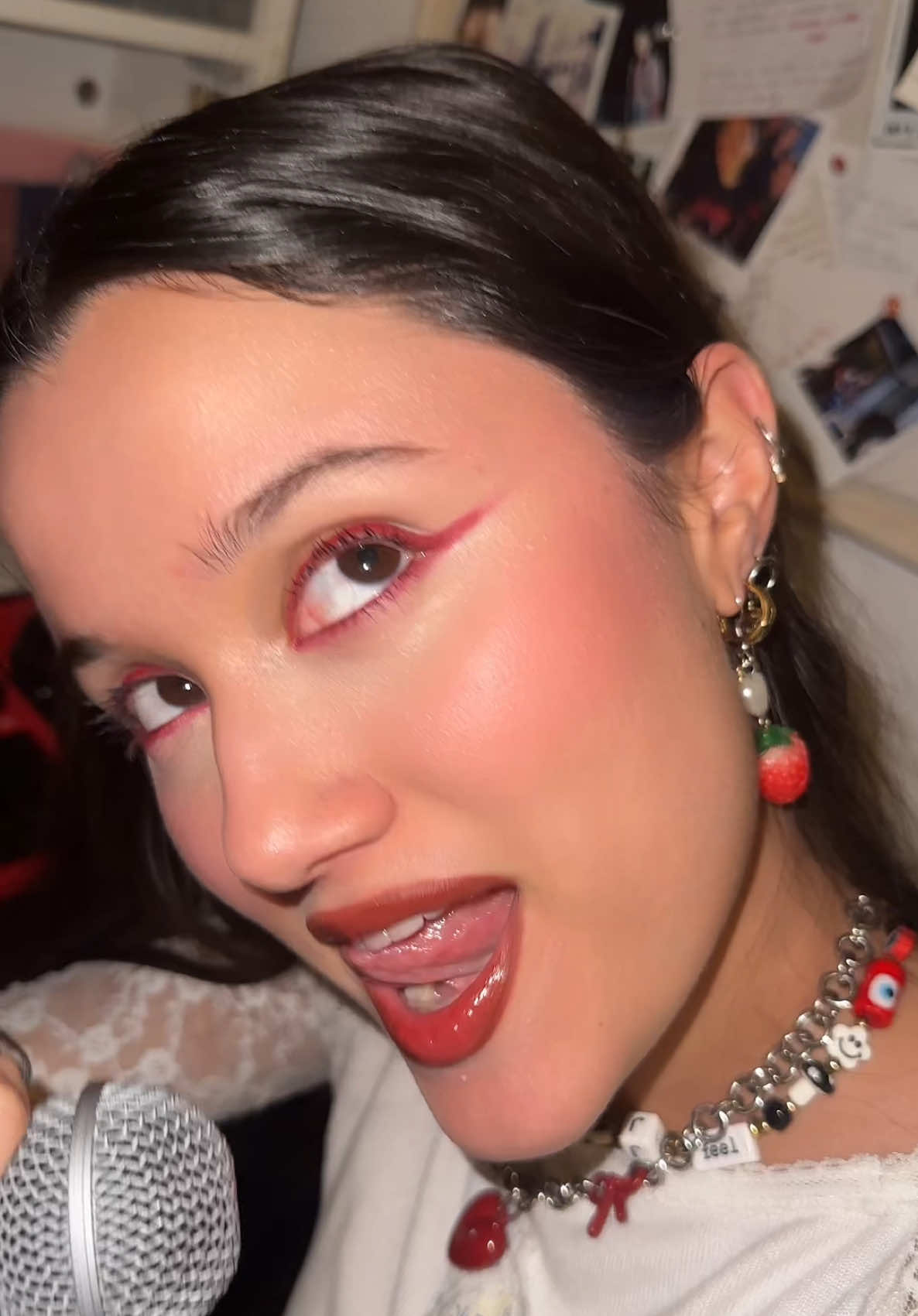 Estoy llorando viendo todos sus edits con esta canción 😭