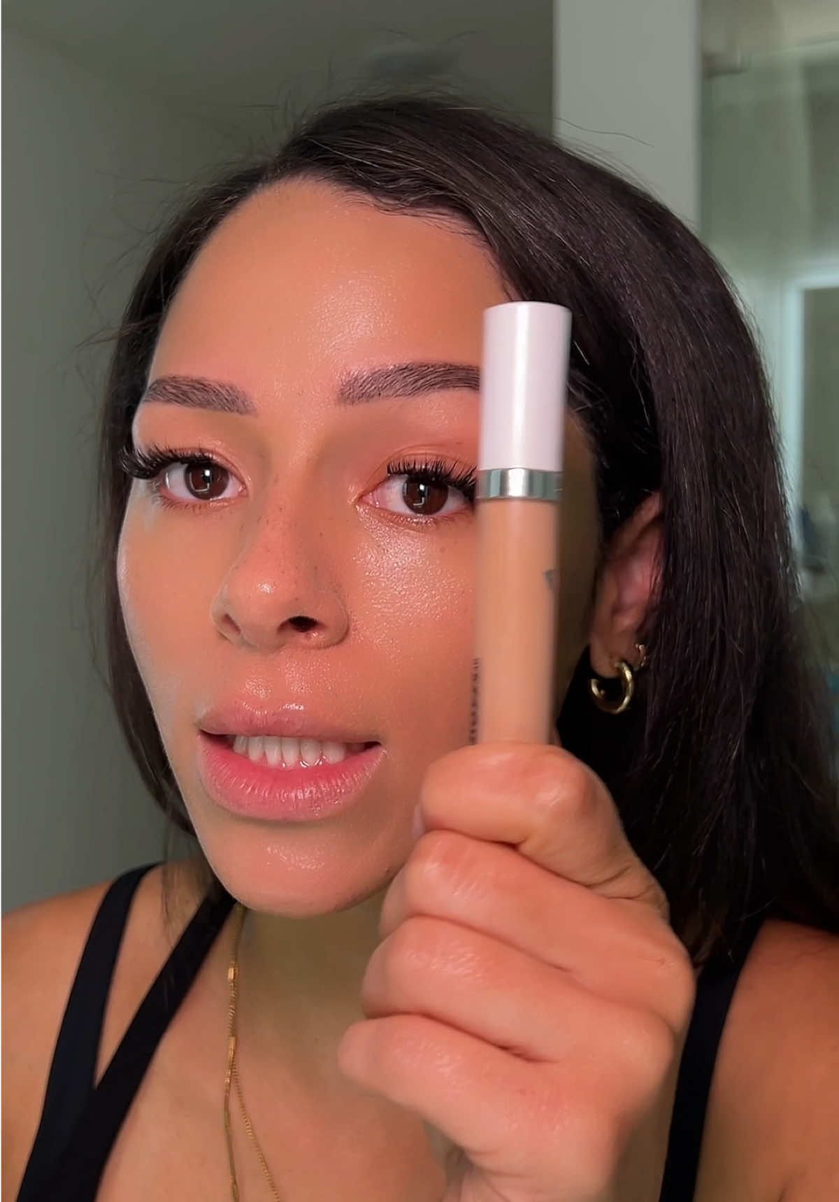 Why am I not getting the hype over this concealer?? 🥺 #makeuphacks #concealertips #fypage 