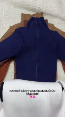 ✨ Elegância e praticidade em uma peça só! ✨ O macacão Virgínia é aquele look pronto que valoriza a silhueta e traz um charme sofisticado, perfeito para qualquer ocasião. 💕 Confortável, moderno e super estiloso — do casual chic ao mais arrumado! 👉 Garanta já o seu e arrase onde for!