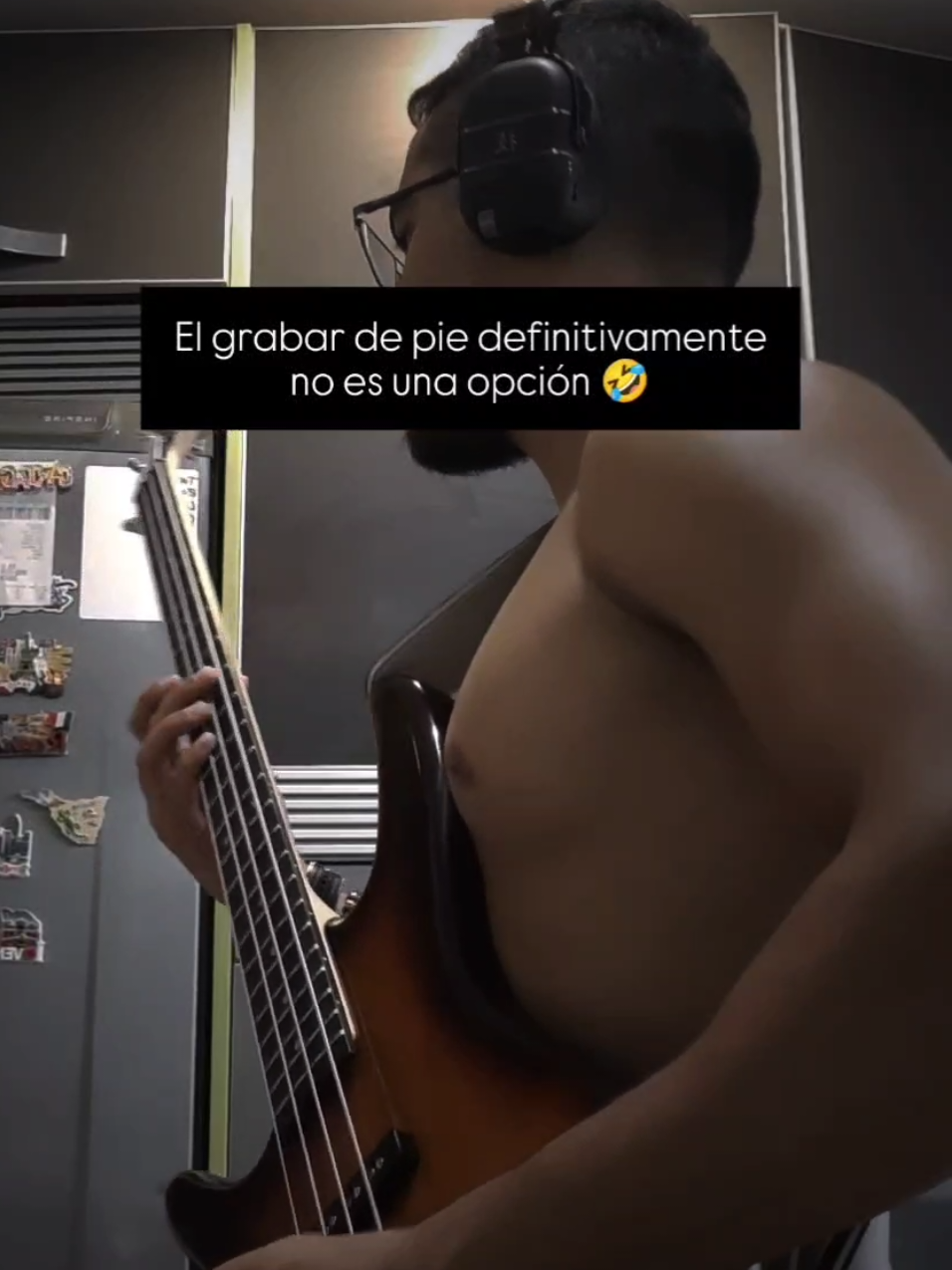 ¿Acaso puede alguien quedarse quieto escuchando eso? #ibanez #bajoelectrico #vallenato 