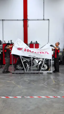 All new 2026 Honda CBR600RR now available on the showroom floor at #BrowardMotorsports 🇯🇵 - 599cc liquid-cooled inline-four engine, razor-sharp chassis, dual-stage fuel injection, and cutting-edge suspension combine for unmatched control. Whether you’re carving twisties or pushing limits at the track, this beast is built to dominate every corner. #YouGottaRide - We’re Florida’s #1 Powersports Group! Have questions about pricing, vehicles, parts, or service? Contact any of our 8 locations today, we’re here to help! • #honda #cbr 