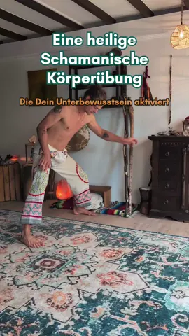 Die Schlangen Übung aktiviert Dein Unterbewusstsein: 