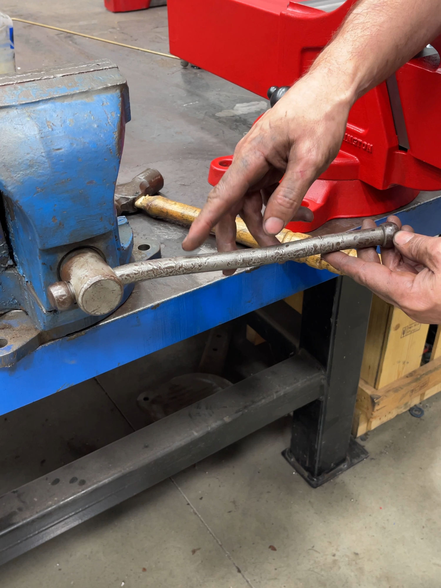Day 8: Vise Handle! Record No. 6 handle is bent, Fireball 510’s is built to bend safely and be replaced. What should we test next? Find the Fireball Tool 510 hardtail vise only at: Fireballtool.com . . . #FireballTool #vise #record6 #welding #comparison