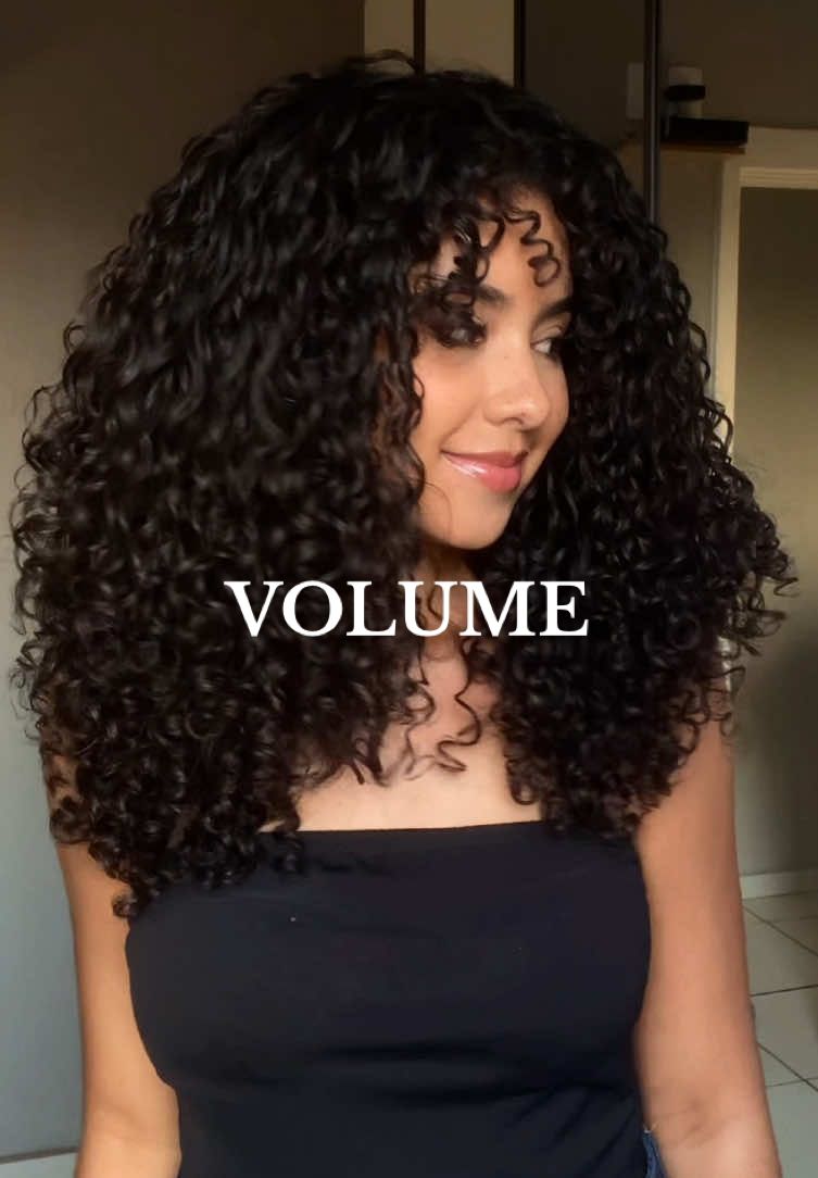 Bora ativar esse volumão 😍🤌🏽 #cachos #volume #cacheada 
