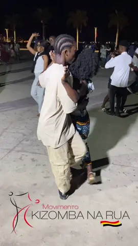 Vais continuar a ver vídeos? Vem dar um pé de dança connosco… TODOS DOMINGOS das 17h às 21h, na Baía de Luanda bem em frente ao Comando da Polícia Nacional! #kizombanaruaoficial #angola #dançasafricanas #kizomba_semba🇦🇴 #angolakuia 