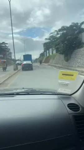 Ça suffit comme ça ayez crainte en Dieu et libère nous abek…. #tiktokviral #camerountiktok🇨🇲 #paulbiyadoitpartir 