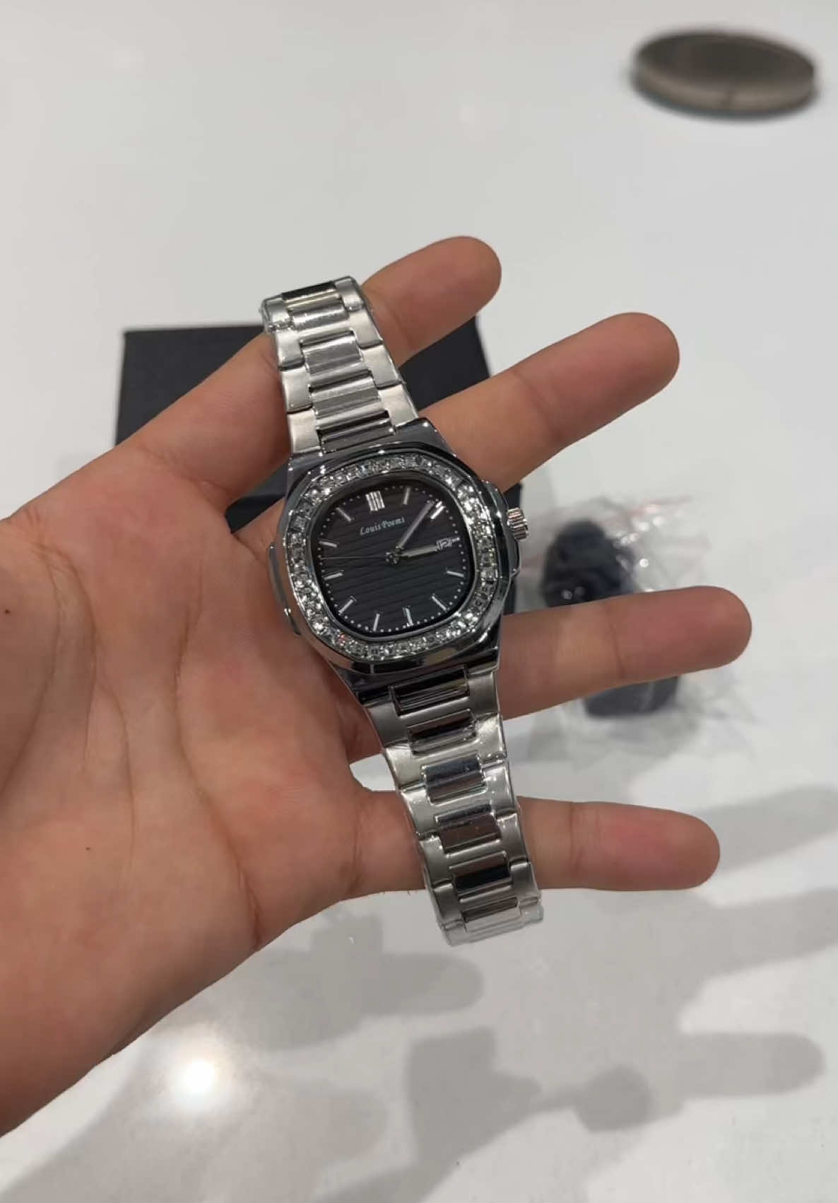 Wow what a deal for the price 😯🔥 #tiktokmademebuyit #dealsdrops #fyp #louispoems #luxurywatches 