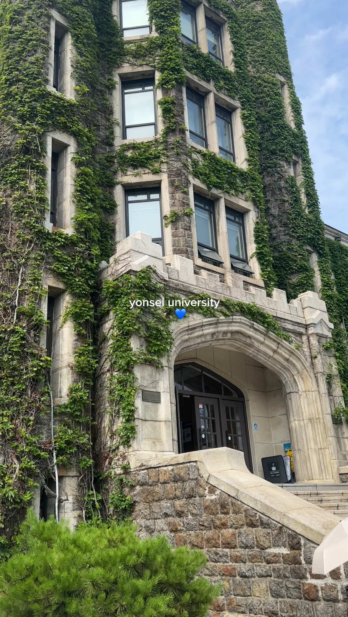 the prettiest campus i’ve ever seen 🥹 take me back to yonsei summer 🦅  #yonseiuniversity #korea #studyabroad #travel #fyp 