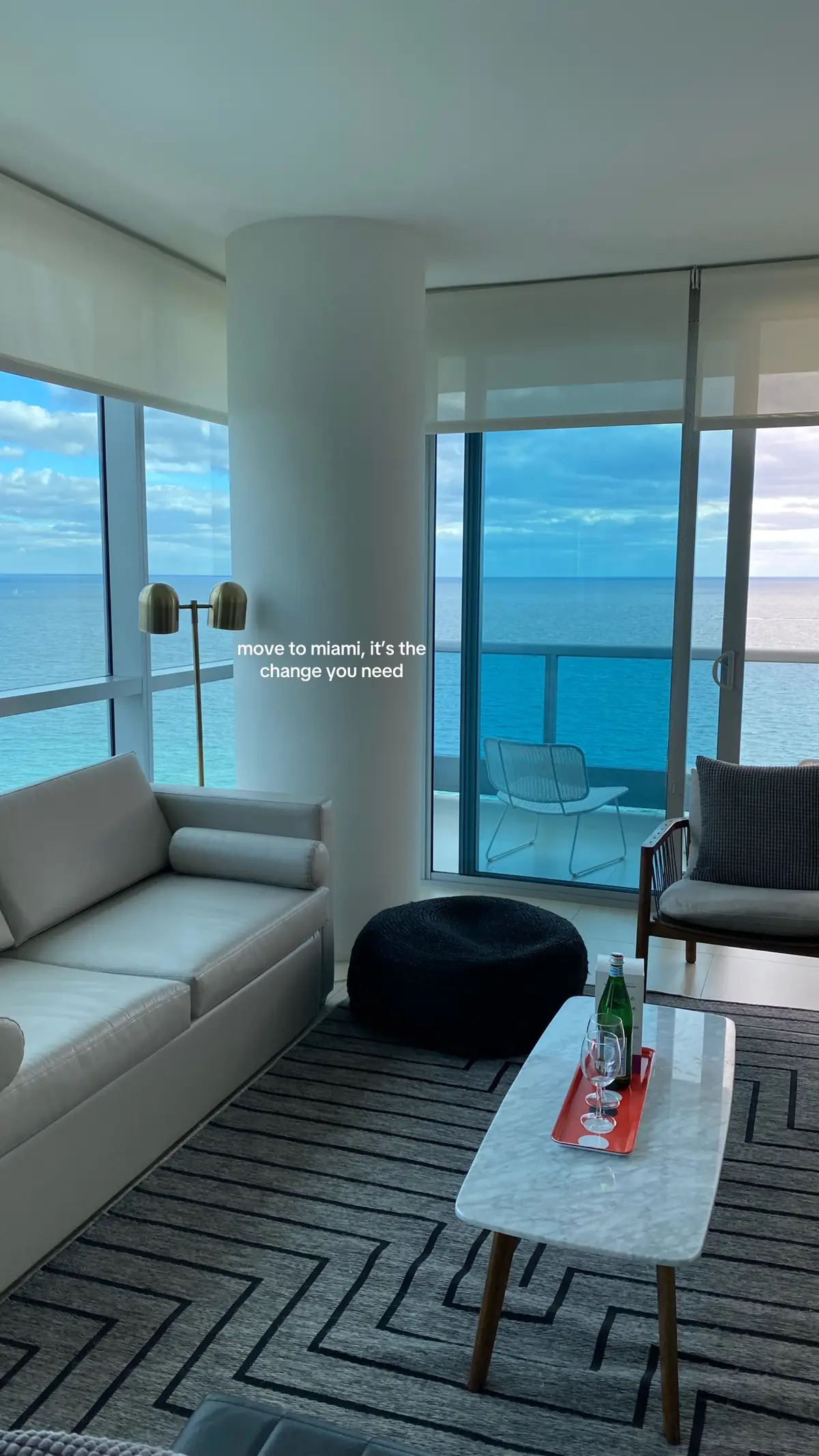 Miami cures the depression #miami #miamibeach #miamilifestyle #miamiliving 