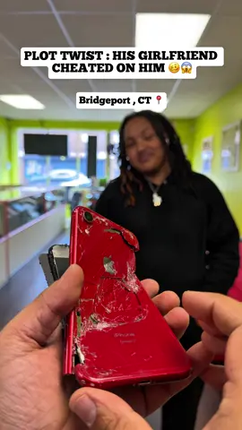 He Caught Her Cheating on him 🥴🥴 #moneytalkswireless #asmr #phonerepair #appleiphone #cheat 