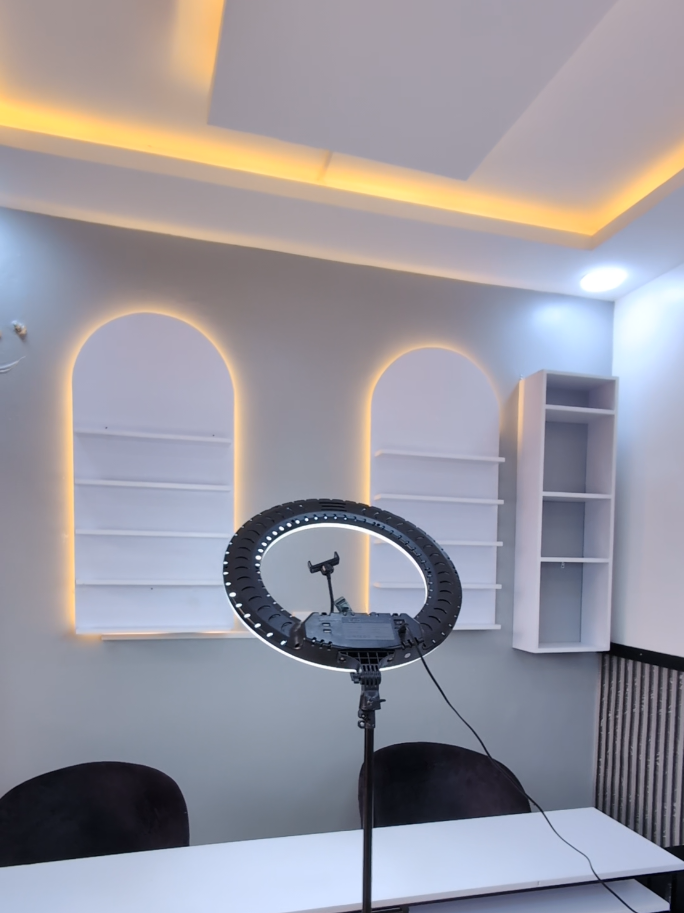 Salon interior designs by Nac Creatives #interiordesign #naccreatives #saloninterior 