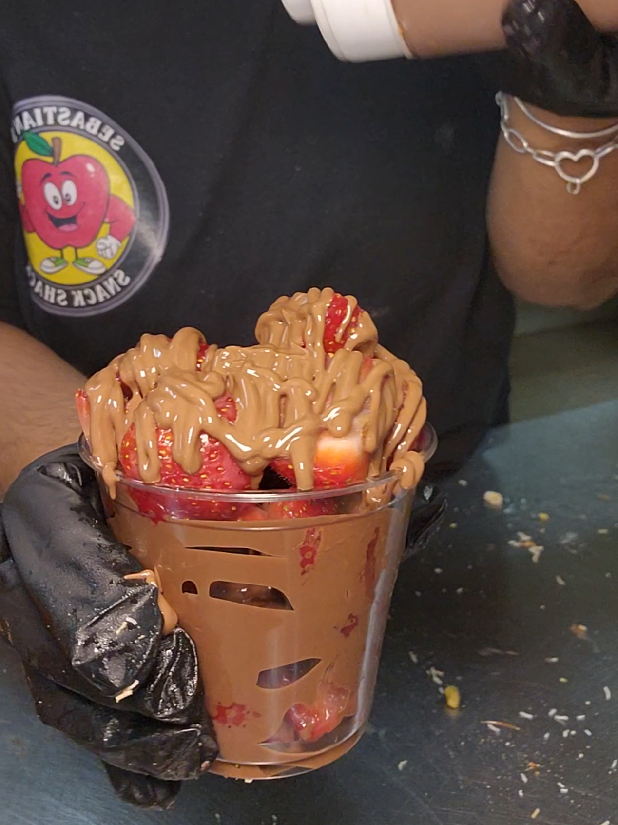 #sebastiansnackshack #chocolatecoveredstrawberries 