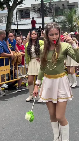 Desfiles de Alajuela. Colegió El Carmen. 