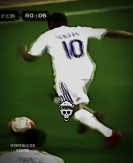 He was unstoppable at his peak 💀🔥 #robinho #robinhoskills #skills #edit #footballtiktok 