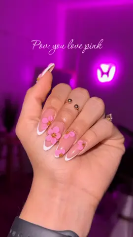 Pink nails have my heart 💕🫶🏼 #nailinspo #nailideas #nailtech #pinknails #3dflowersnails 