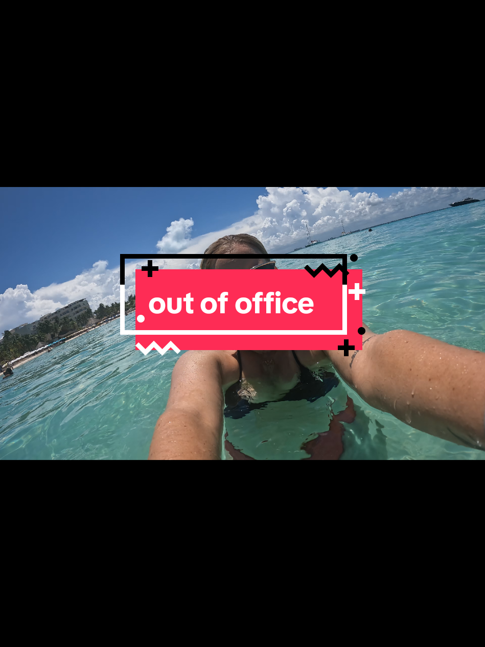 #OutOfOffice #vacay #baecation #islamujeres #beach 