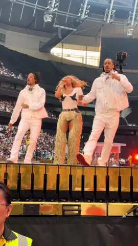i don’t wanna hear no… #yaya #beyonce #beyhive #cowboycarter 
