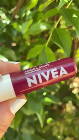 ✨hidratante labial Nívea amora shine ✅o hidratante que não pode faltar na sua bolsa, o cheirinho é uma delícia #hidratante #hidratantelabial #nivea #achadosshopee 