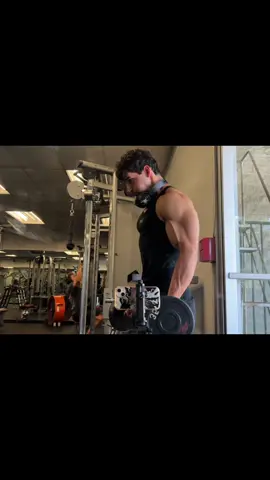 arm dominant physiques r the best🙂‍↕️