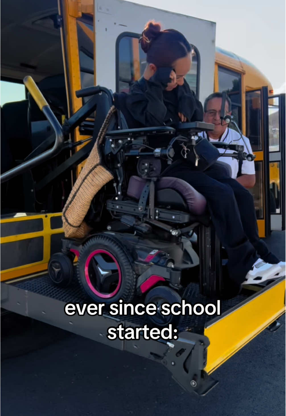 ik yall saw the short bus🤨😏#arthrogryposis #funny #zyxcba #fyp #wheelchair 
