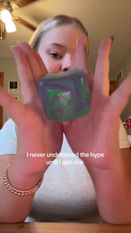 Don’t mind me messing up the lyrics at the end but anyways I love my nee doh nice cube #needoh #needohnicecube #stressball #nicecube #squishy