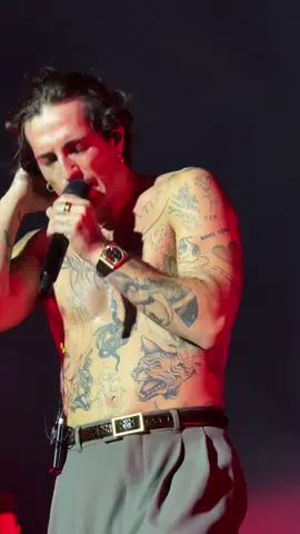 your sex is on 🔥 #damianodavid #damiano #funnylittlefears #kingsofleon #amsterdam 