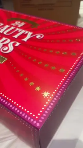 Boots 24 day advent calendar! An amazing selection of products in this one! One of my top 3. #boots #beauty #makeup #adventcalendar #2025 @Boots UK 