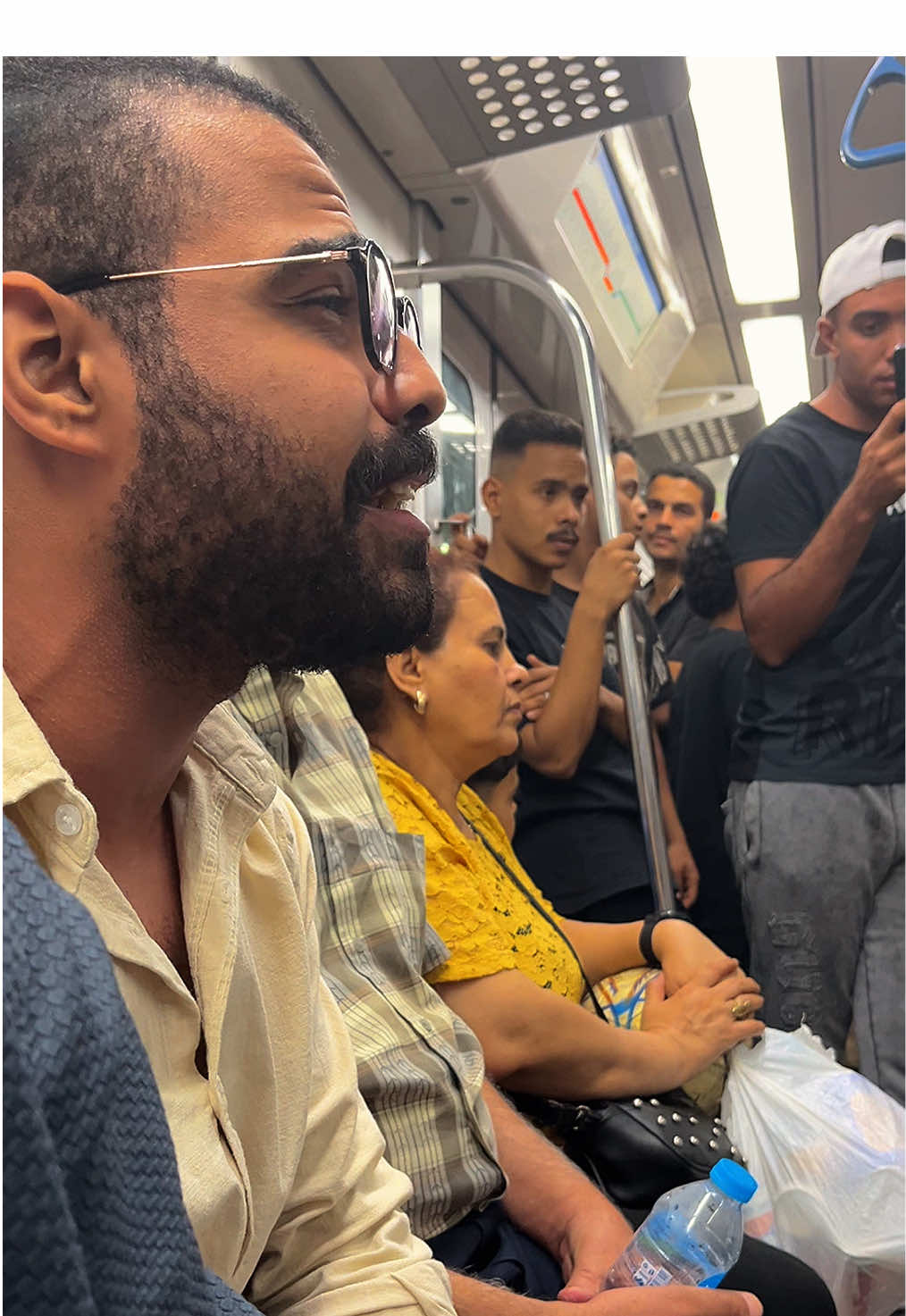 والله مروح من الشغل عادي لاقيت الراجل المحترم ده قولت ادندن معاه 🤍#عبدالله_غانم #foryou #trending #foryoupageofficiall #viral 