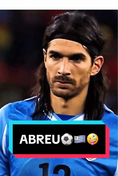 LA HISTORIA DE SEBASTIAN ABREU⚽️🇺🇾🤪 ➡️ Su locura hizo que sea historia viva en este deporte. No lo podes odiar, es un loco-lindo que siempre te va a caer bien. ➡️ Su máximo pico de carrera lo logro en 2010, ese año salió campeón con Botafogo y con Uruguay hizo un excelente mundial en Sudafrica. . . #abreu #uruguay #fypppp #viraaaaall #paratiii 
