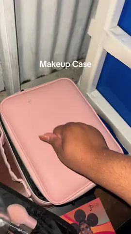 Makeup case #makeupcase #makeuptools #TikTokShopCreatorPicks  #creatorsearchinsights 