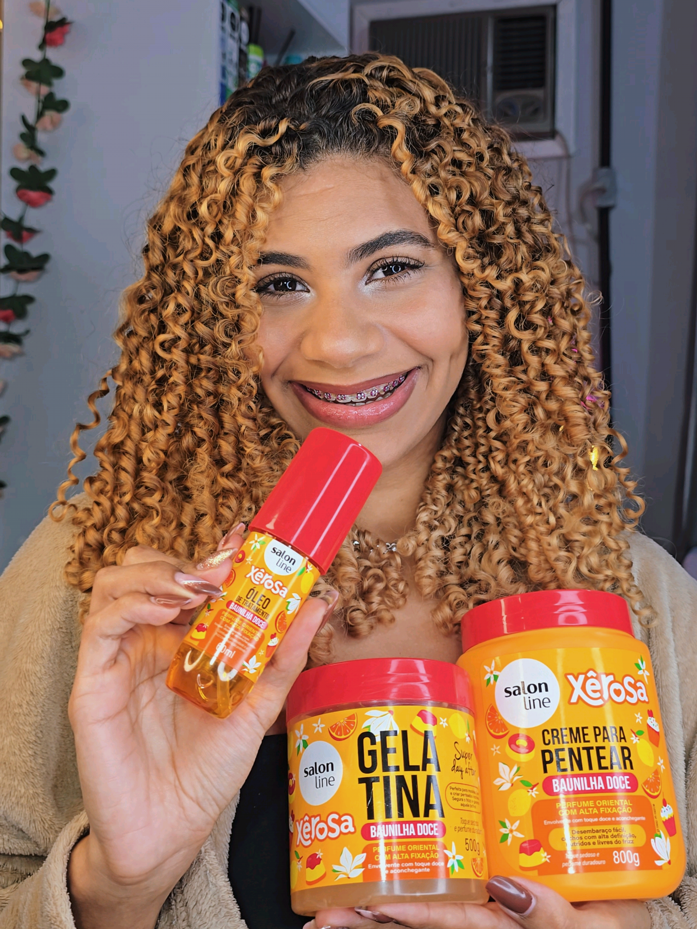 Finalização XÊROSA - baunilha doce da @Salon Line 💛✨️🌼 Essa fragrância é perfeita para quem ama um cheiro envolvente, cremoso e acolhedor. É aquela Xêrosa que encanta, que deixa o ar mais doce por onde passa. ✨️💃  #salonline #heymigssl #fyp #publisl #migssalonline 