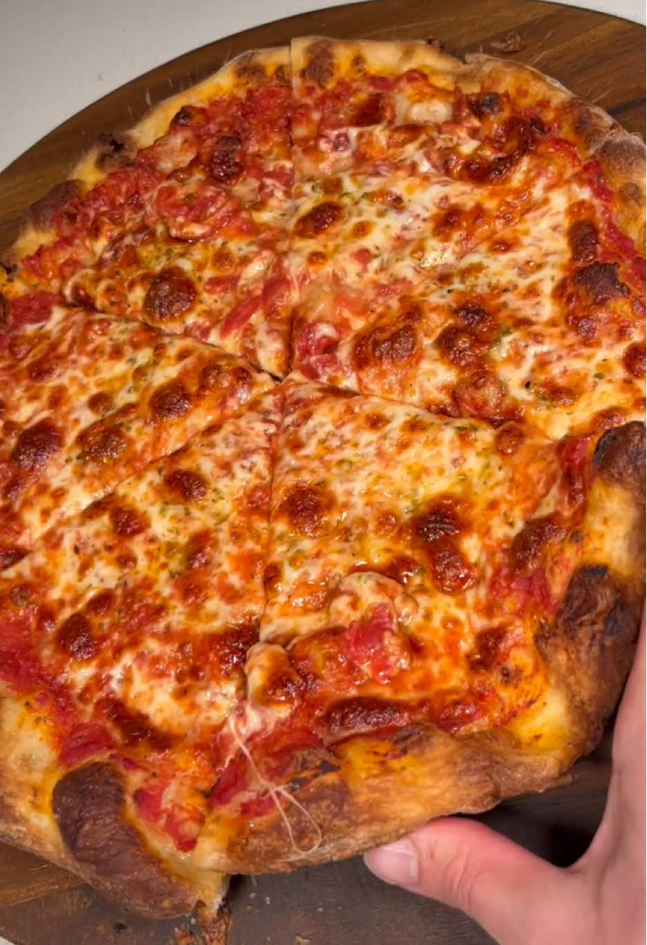Clean up on aisle my plate🥳🍕 Try my easy same day dough recipe, it’s the pinned post on my page! DM me your pizza pics to be featured in my stories🍕📸 Subscribe to my Patreon for step by step tutorials of my home-oven-pizzas📝🧪Link in bio #pizza #food #asmr #mukbang #Recipe 